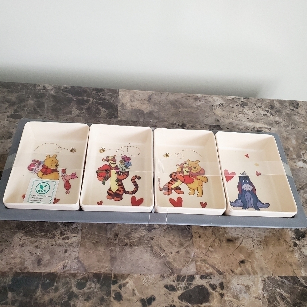 Pooh & Friends Bamboo 4 Section Pieces Tray